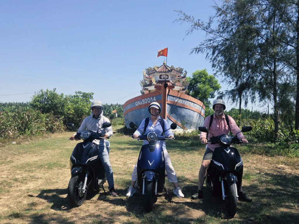 Hoi An: Rural Island & Craft Village Half-Day E-Scooter Tour