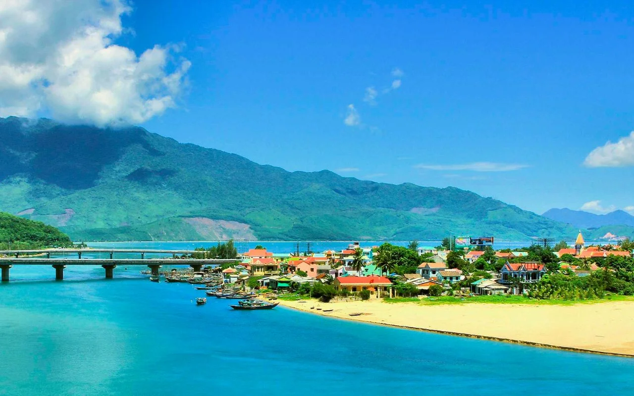 How to Reach Hue from Hoi An Hue Trip with Momo