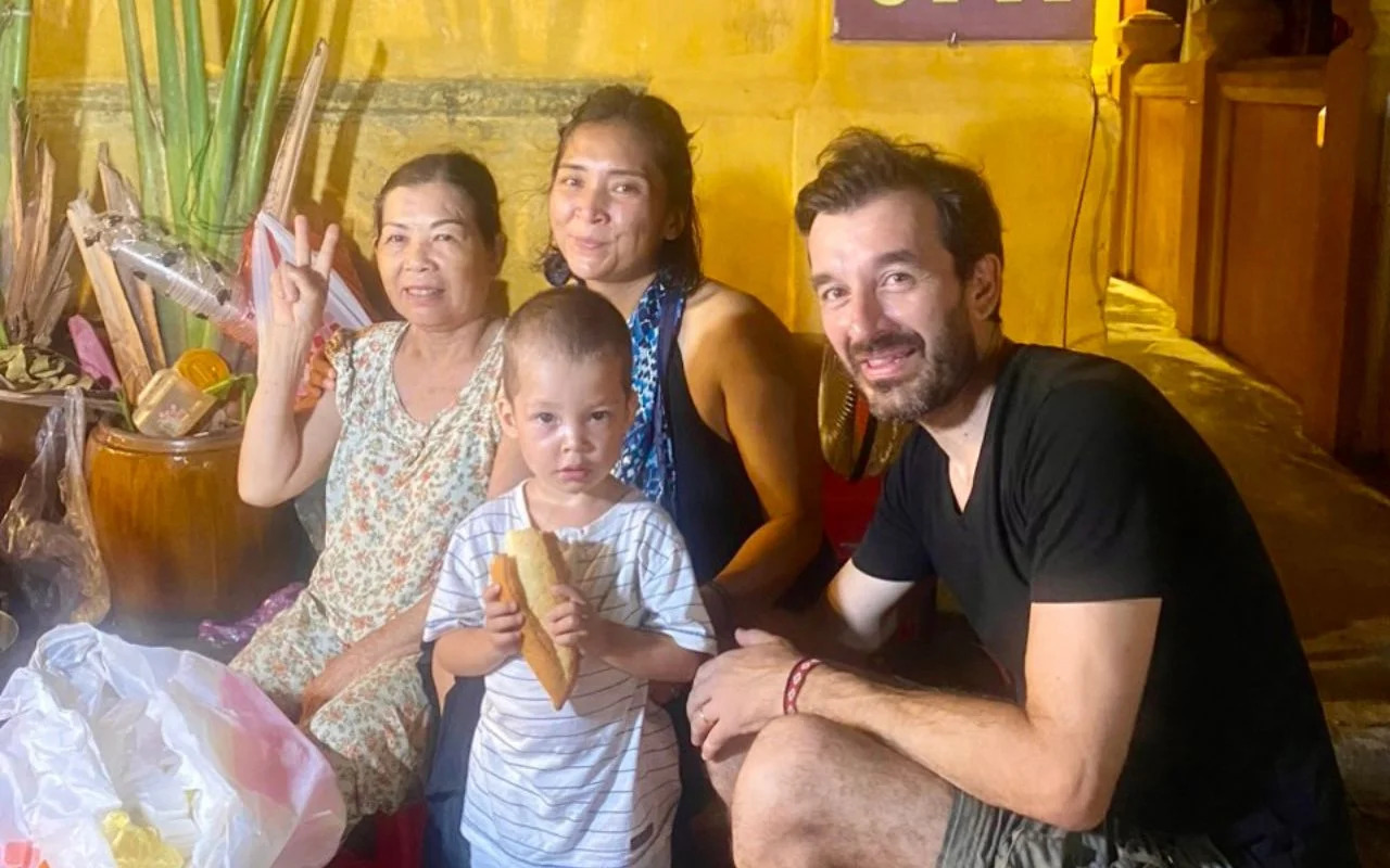 Momo Food Tour
